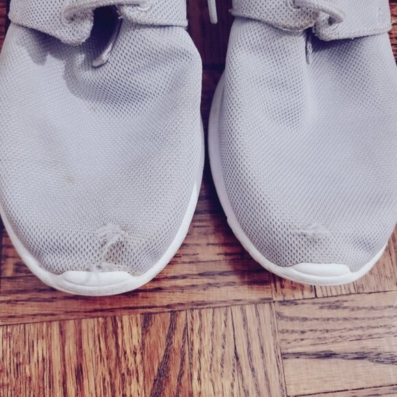 NIKE "ROSHE ONE" Wolf Grey Runners/ Sneakers - Picture 7 of 16